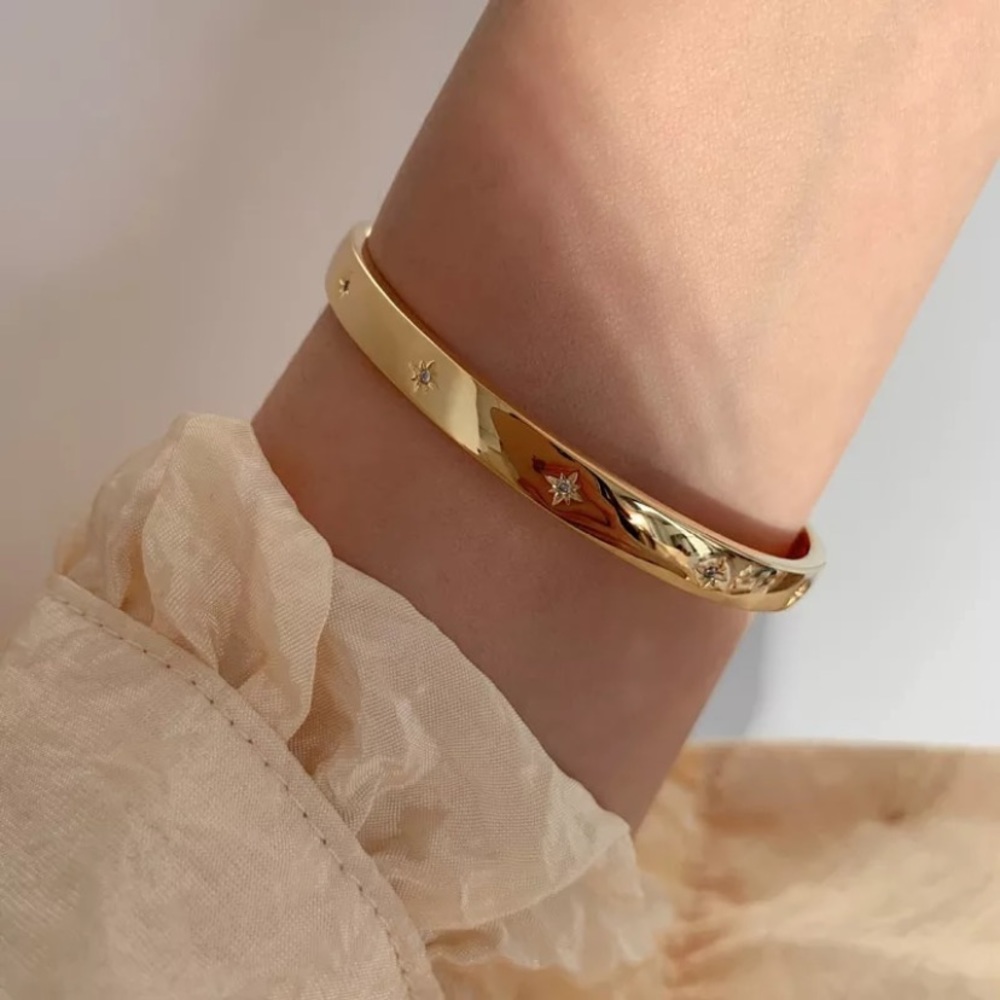 New 18k gold plated bracelet